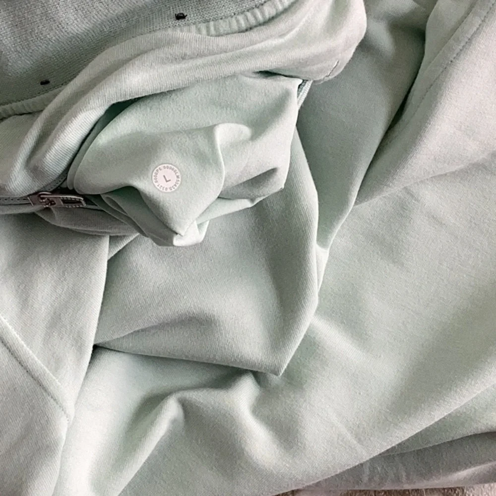 Lululemon joggers - Picture 8 of 11